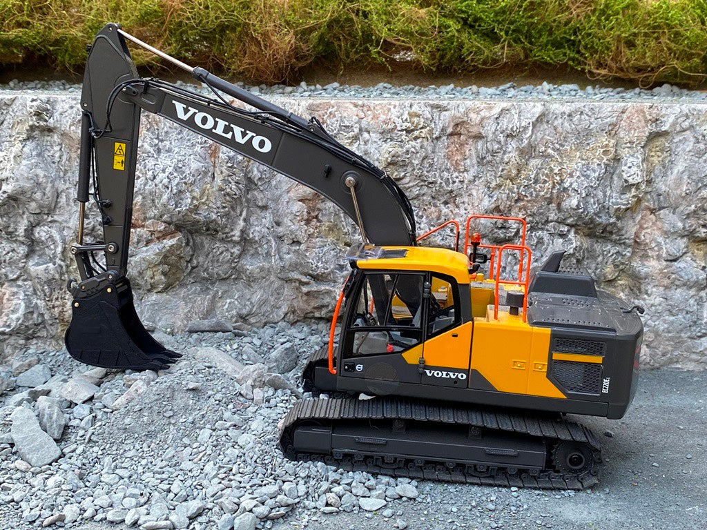 1:32 Scale 3 Tooth bucket for AT Collections Volvo EC220E