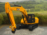 1:32 Scale Britains JCB 330 Excavator Quick Hitch